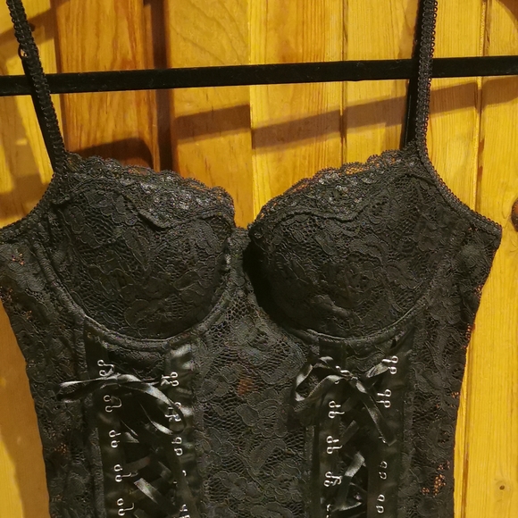 SM Arianne Lace Dress, Black - Picture 2 of 7